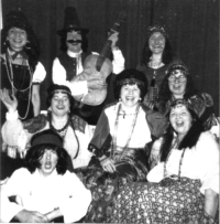 Die närrische Frauengruppe mit Alfons Amthor